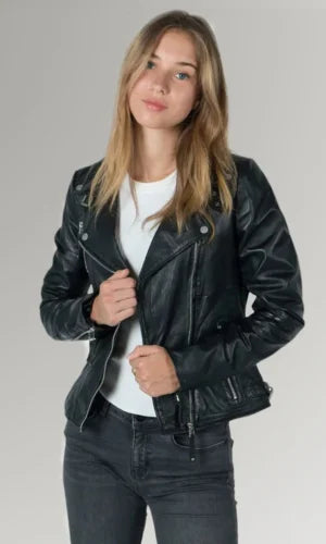 Black Leather Jacket For Stylish Women 